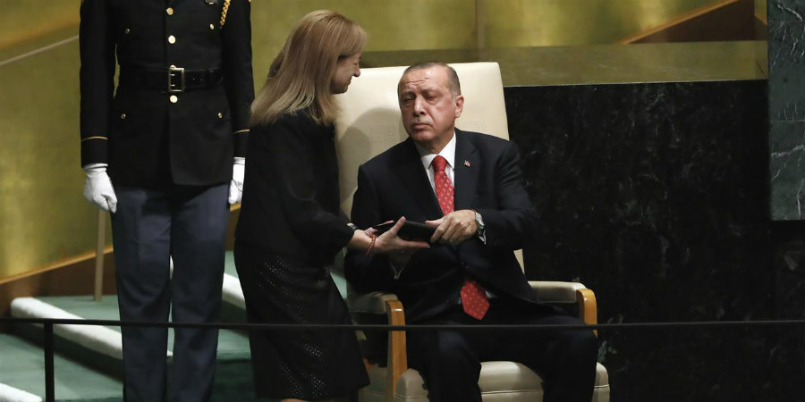 VIDEO - Η στιγμή που ο Ερντογάν αποχωρεί από τη Γ.Σ. του ΟΗΕ - Στο βήμα ο Ντόναλντ Τραμπ