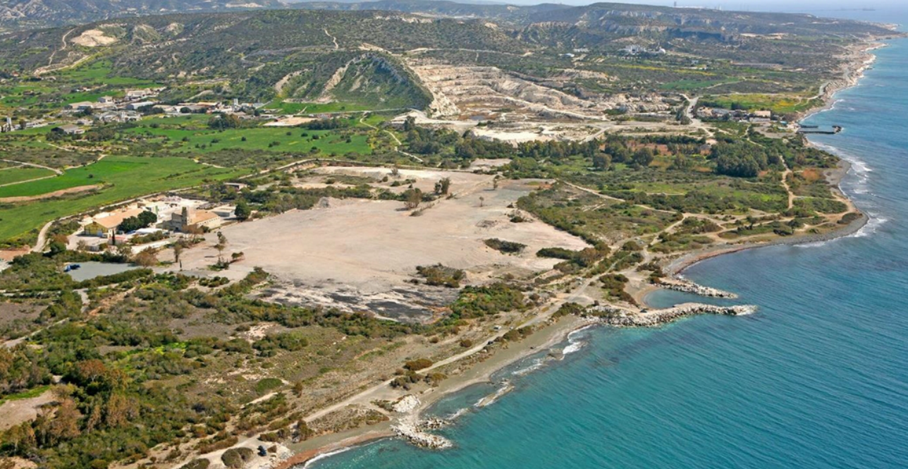 Διαρροή μαζούτ στη θάλασσα – Καταγγελίες από λουόμενους – Λαμβάνει μέτρα προστασίας το Τμήμα Περιβάλλοντος