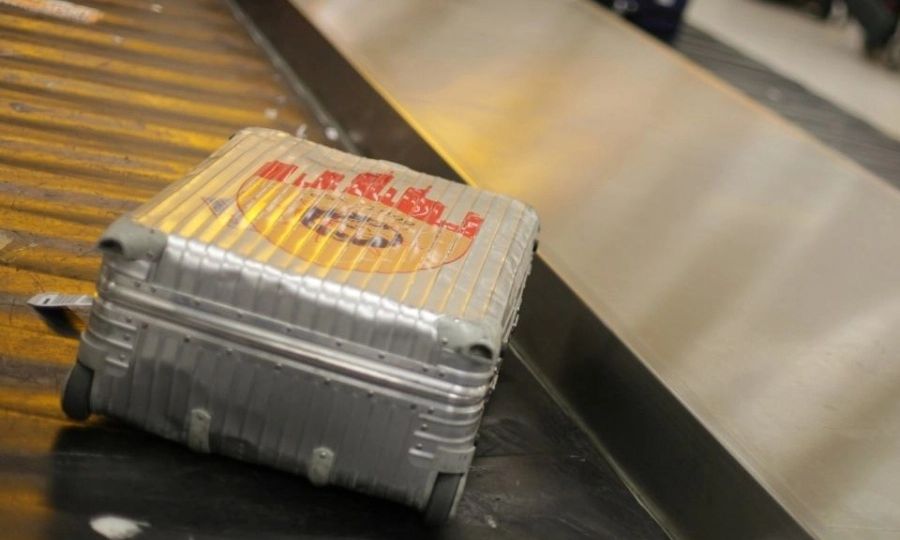 Στο «τσακ» τις πρόλαβαν - Χειροπέδες σε δύο Βρετανίδες - Γεμάτες με καπνικά προϊόντα οι αποσκευές τους - Δείτε φωτογραφίες