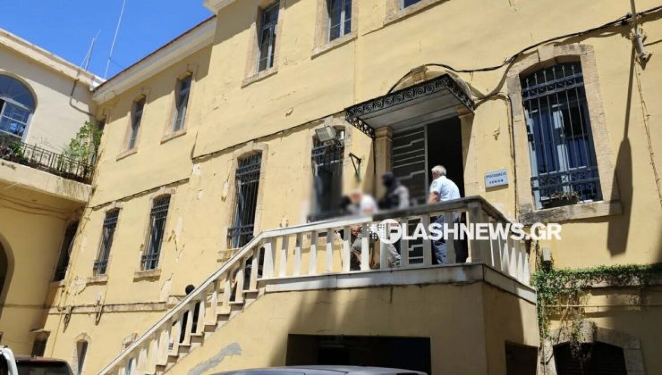 Προφυλακιστέος ο 43χρονος Σκοπιανός για τη δολοφονία της Σταυρούλας - «Κάθαρμα» φώναζαν έξω από τα Δικαστήρια