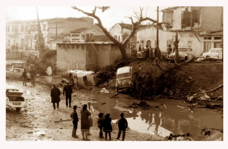 Η θεομηνία στη Λεμεσό παραμονές Χριστουγέννων του 1969. Σπάνιες φωτογραφίες από την τεράστια καταστροφή ...