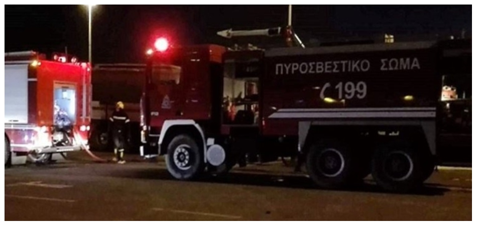 Aραδιππου: Πάρκαρε το αυτοκίνητο του έξω απο το σπίτι του και λίγα λεπτά αργότερα τυλίχθηκε στις φλόγες