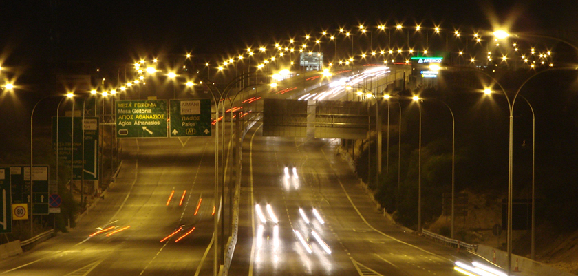 Αλλάζει το ωράριο λειτουργίας του οδικού φωτισμού – Είχε μειωθεί εξαιτίας της κρίσης