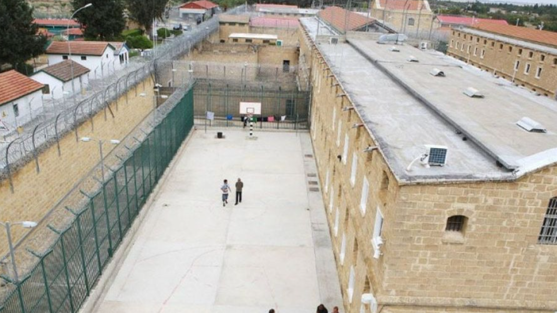 Έντονη αντιπαράθεση Χαρτσιώτη με βουλευτές για τις Κεντρικές Φυλακές - «Προεκλογικές τοποθετήσεις»