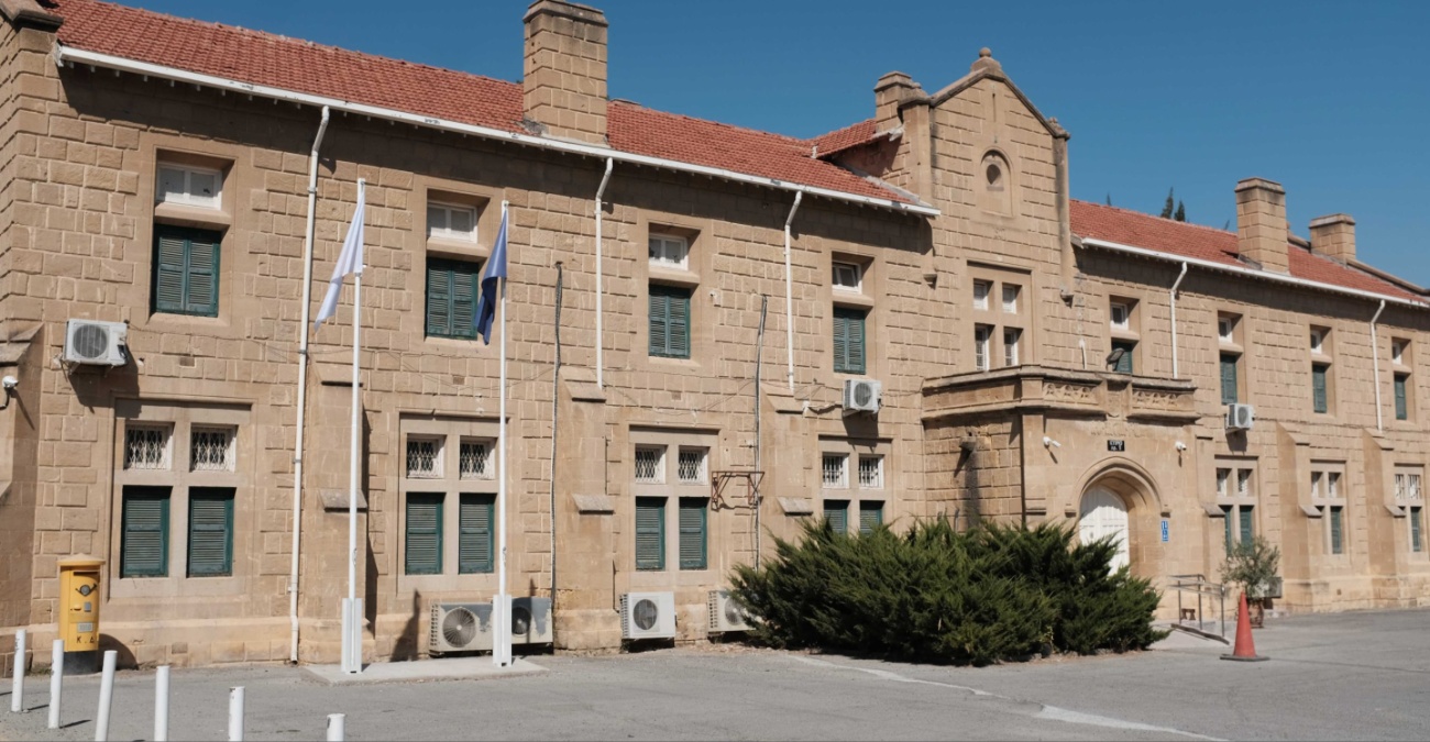 Επεισόδια στη Λακατάμια - Πρόστιμο 600 ευρώ στην 44χρονη που εξύβρισε αστυνομικό