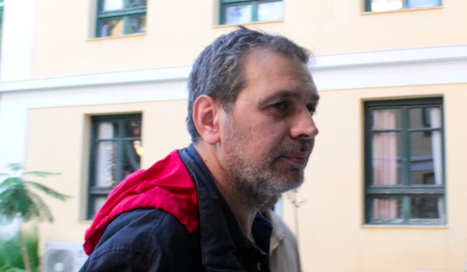 Στέφανος Χίος: Συνελήφθη ο δημοσιογράφος-παρουσιαστής για το σημερινό εξώφυλλο της εφημερίδας του