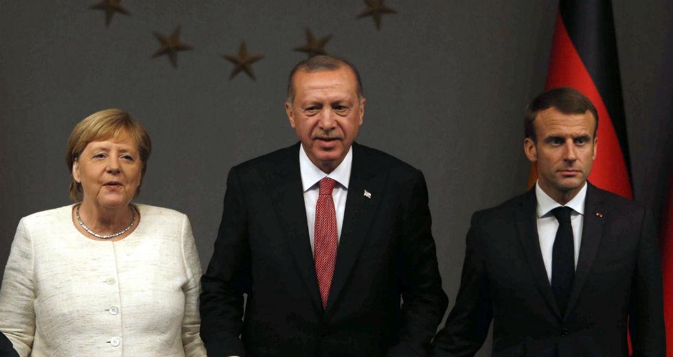 Έτοιμος για διάλογο με την Τουρκία, εφόσον σέβεται το διεθνές δίκαιο και την κυριαρχία της ΕΕ δήλωσε ο Μακρόν