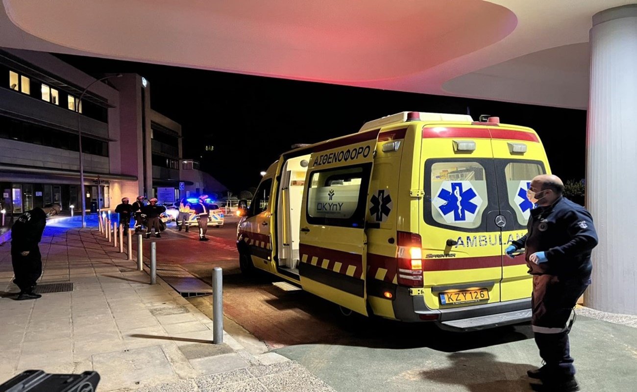 Τροχαίο στη Λεμεσό: Μοτοσικλέτα συγκρούστηκε με όχημα - Στο Νοσοκομείο δύο πρόσωπα