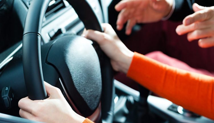 ΠΑΦΟΣ: Πατέρας μάθαινε τον 15χρονο γιο του να οδηγά – Δεν του έδειξε το πιο βασικό  