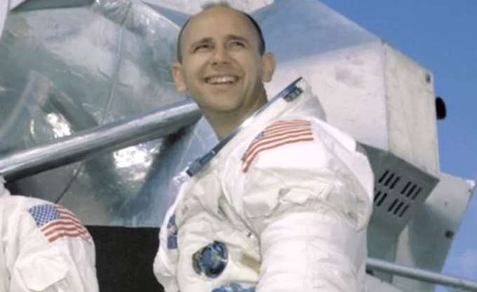 Έφυγε από τη ζωή ο Άλαν Μπιν, ο τέταρτος άνθρωπος που πάτησε στο φεγγάρι