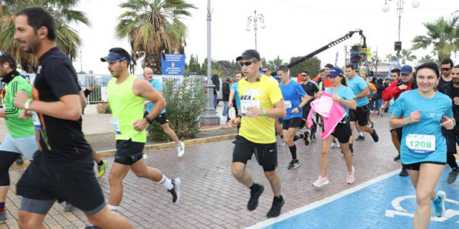 Υπό βροχή άτομα από 72 χώρες έτρεξαν στον 4ο Radisson Blu Διεθνή Μαραθώνιο Λάρνακας