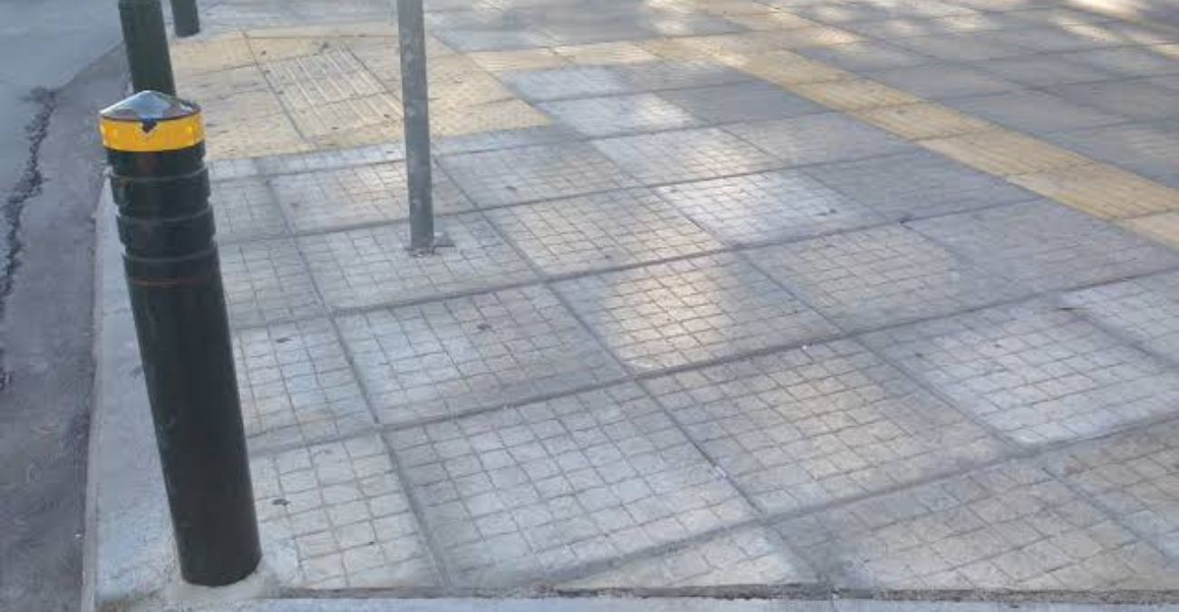 Περπατούσε σε πεζοδρόμιο στον Στρόβολο και κατέληξε με διάστρεμμα - Δείτε φωτογραφίες
