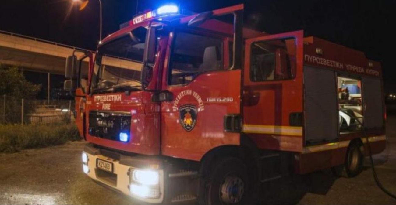 Πυρκαγιά στην Πάφο: Τυλίχθηκαν στις φλόγες ξηρά χόρτα και άγρια βλάστηση – Στην μάχη έξι πυροσβεστικά οχήματα