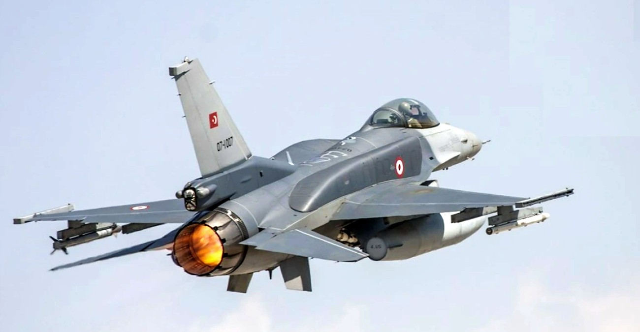 «Φρένο» Μενέντεζ στη Γερουσία των ΗΠΑ: Αν θέλει η Τουρκία F-16, να μην πετάνε πάνω από την Ελλάδα
