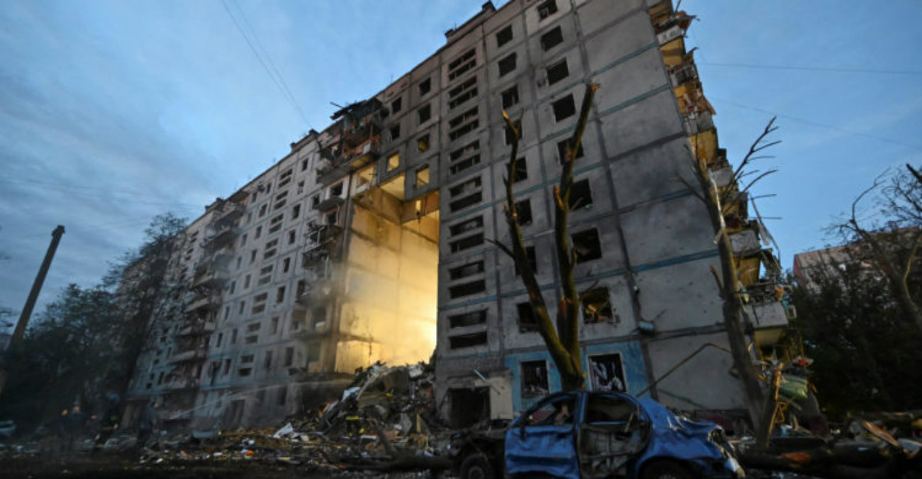Ουκρανία: Νέος βομβαρδισμός στη Ζαπορίζια καταστρέφει πολυκατοικία - Υπάρχουν θύματα - Δείτε βίντεο