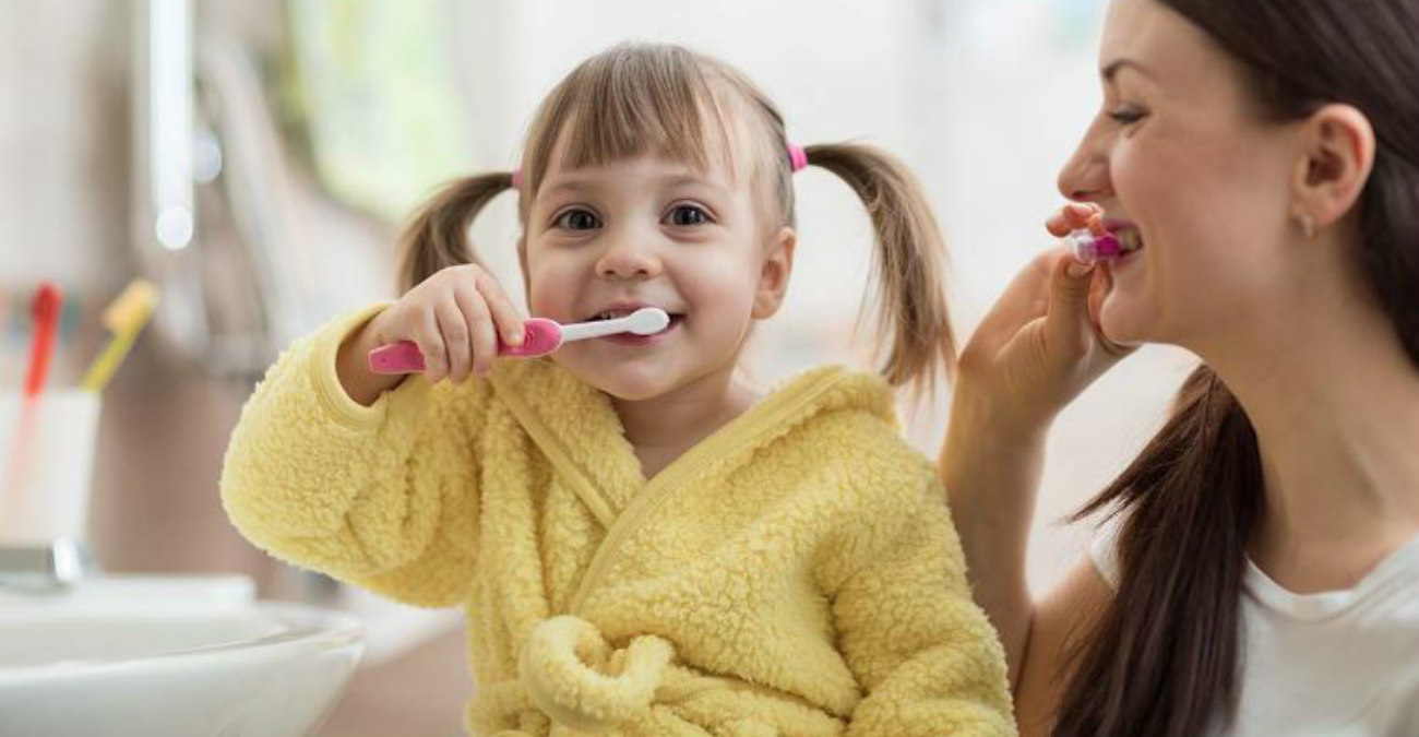 Παιδιά μόλις δύο ετών με τερηδόνα και χαλασμένα δόντια – Τι φταίει