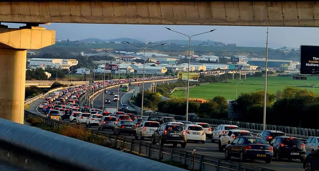 Οδηγοί Προσοχή: Παραμένουν κλειστές οι δύο λωρίδες στον αυτοκινητόδρομο – Η ανακοίνωση της Αστυνομίας