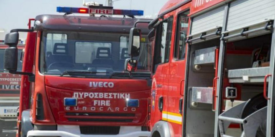 Πυρκαγιά σε εξωκλήσι στην Ανθούπολη - Τρία πυροσβεστικά οχήματα στο σημείο