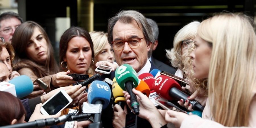 Ο πρώην πρόεδρος της Καταλονίας Αρτούρ Μας καταδικάστηκε να πληρώσει 4,9 εκατ. ευρώ