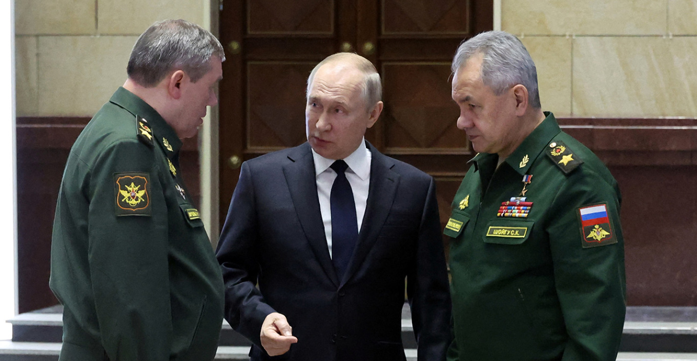 «Ξηλώνονται» τα γεράκια του Ρώσου προέδρου Σοϊγκού και Γερασίμοφ