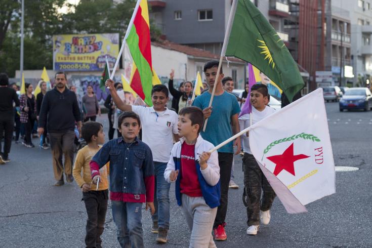 ΛΕΜΕΣΟΣ: Διαμαρτυρία Κούρδων μαθητών-μαθητριών για τις τουρκικές επιθέσεις στην Αφρίν 