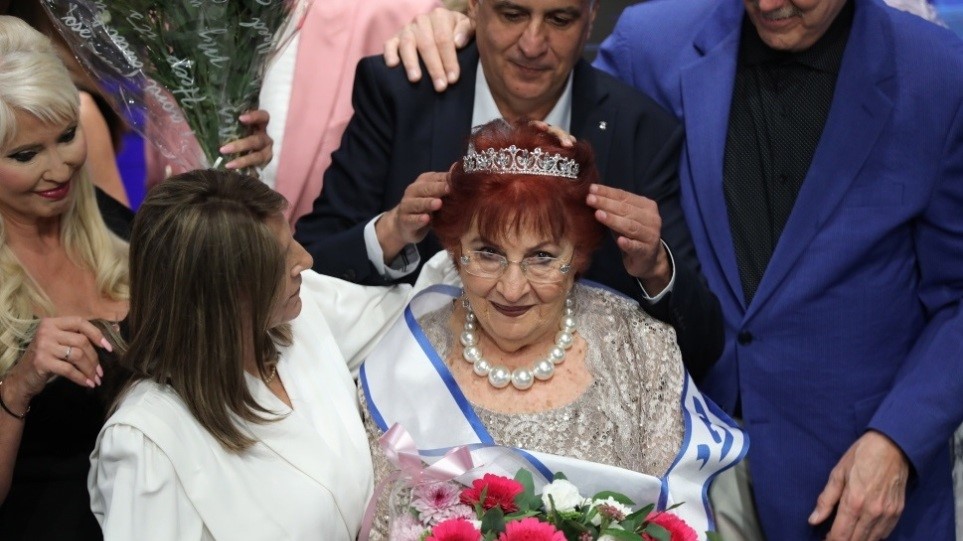 Μια 86χρονη προγιαγιά ανακηρύχθηκε «Μις Επιζώσα του Ολοκαυτώματος» σε διαγωνισμό ομορφιάς στο Ισραήλ