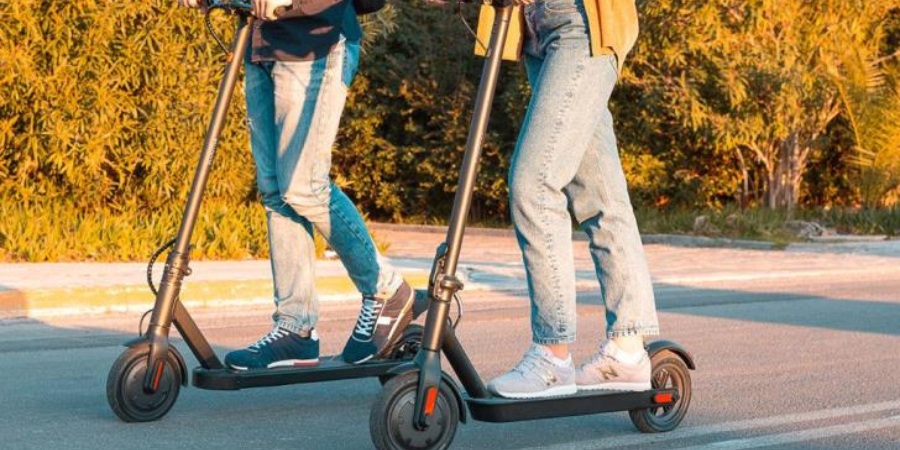 Πρώτη καταγγελία χρήστη e-scooters για παράνομη οδήγηση σε δρόμο στη Λεμεσό