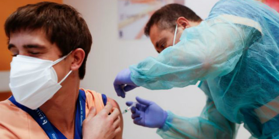 Αναφορές για καρδιολογικά προβλήματα σε νέους μετά τον εμβολιασμό τους στις ΗΠΑ - Τα CDC ερευνούν 