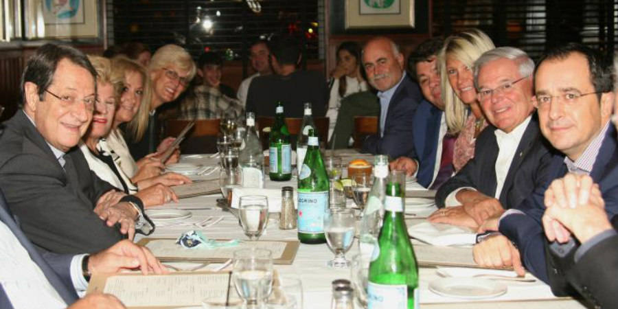 Σε δείπνο προς τιμή του Γερουσιαστή Ρόμπερτ Μενέντεζ παρέστη ο Πρόεδρος Αναστασιάδης