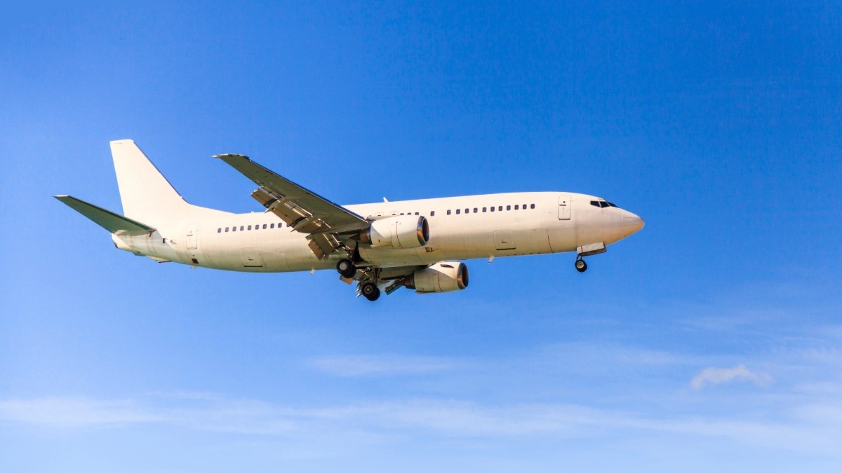 Πανικός σε πτήση: Κινητήρας έπαθε βλάβη και το αεροπλάνο έχασε... σχεδόν 30.000 πόδια μέσα σε λίγα λεπτά