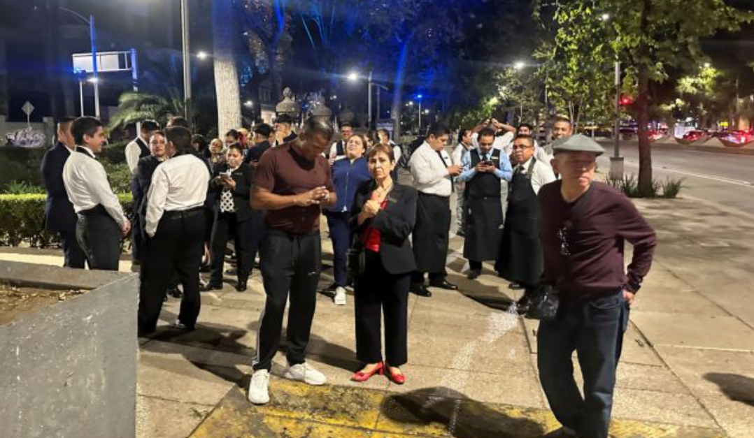 Σοκαριστικά video: Σεισμός 5,5 Ρίχτερ ταρακούνησε το Μεξικό - Βγήκαν στους δρόμους οι κάτοικοι