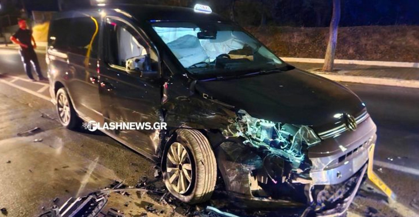 VIDEO - Τρομακτικό τροχαίο στα Χανιά: Οδηγός χάνει τον έλεγχο, μπαίνει στο αντίθετο ρεύμα και συγκρούεται με ταξί
