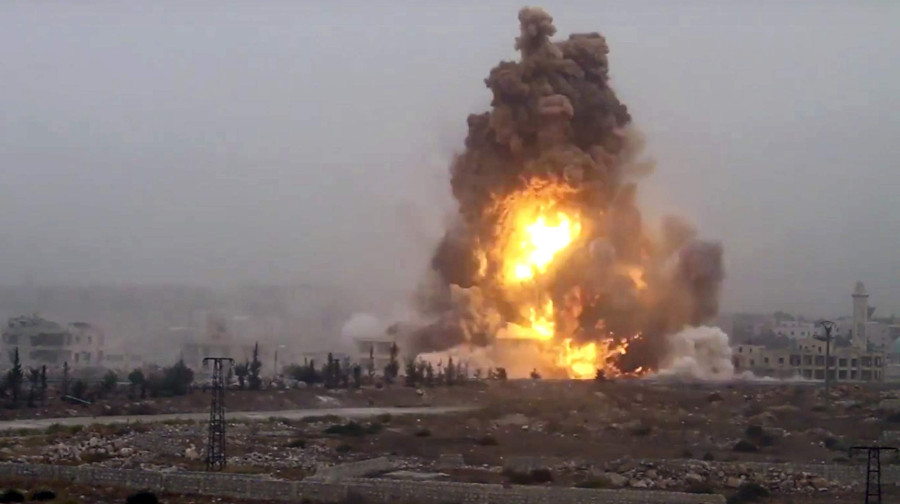 ΧΑΛΕΠΙ: Μυστήριο πίσω από έκρηξη σε αποθήκη της Χεζμπολάχ