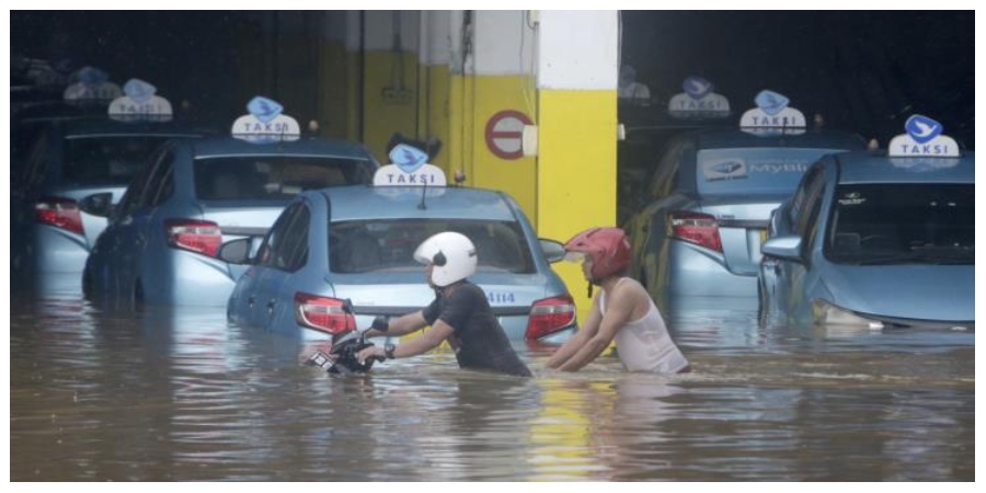 Τουλάχιστον 21 νεκροί εξαιτίας πλημμυρών στην Τζακάρτα