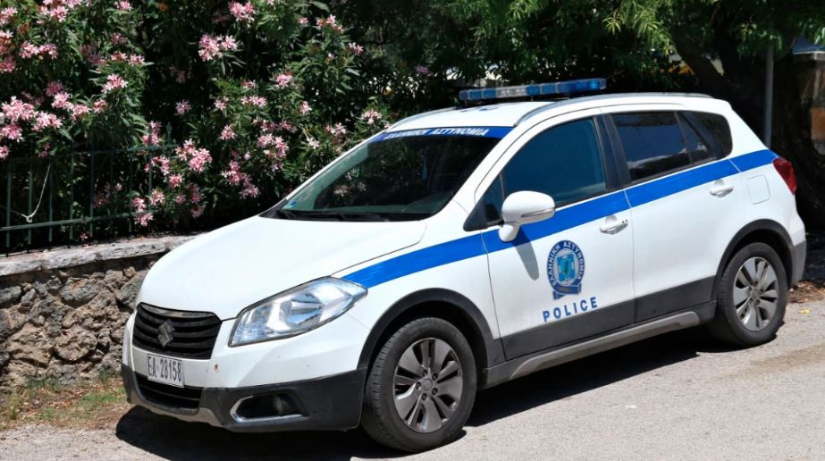 Νέα αγρια δολοφονία στην Ελλάδα: Γυναίκα σκότωσε άνδρα μέσα στη μέση του δρόμου στη Χαλκίδα