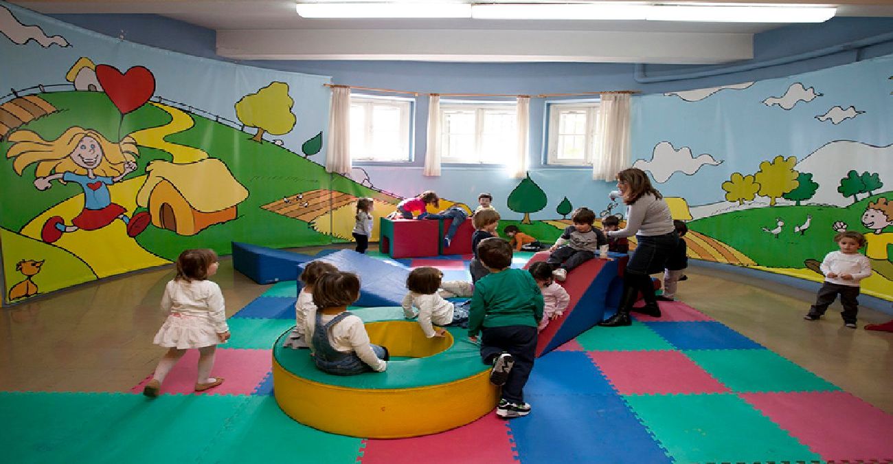 Eurostat: Σε συγγενείς και παιδικούς σταθμούς για φύλαξη και φροντίδα 1 στα 2 παιδιά μέχρι 3 ετών στην Κύπρο
