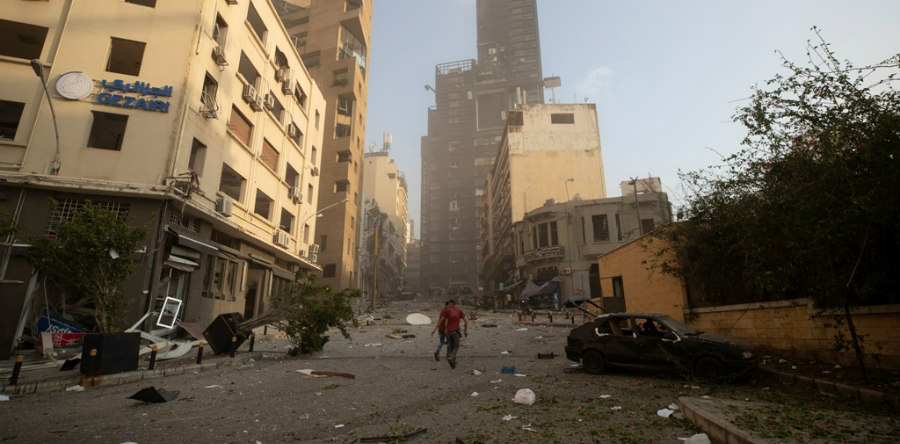 Οι ΗΠΑ παρακολουθούν στενά τις εκρήξεις στη Βηρυτό, ετοιμότητα Στέιτ Ντιπάρτμεντ για βοήθεια