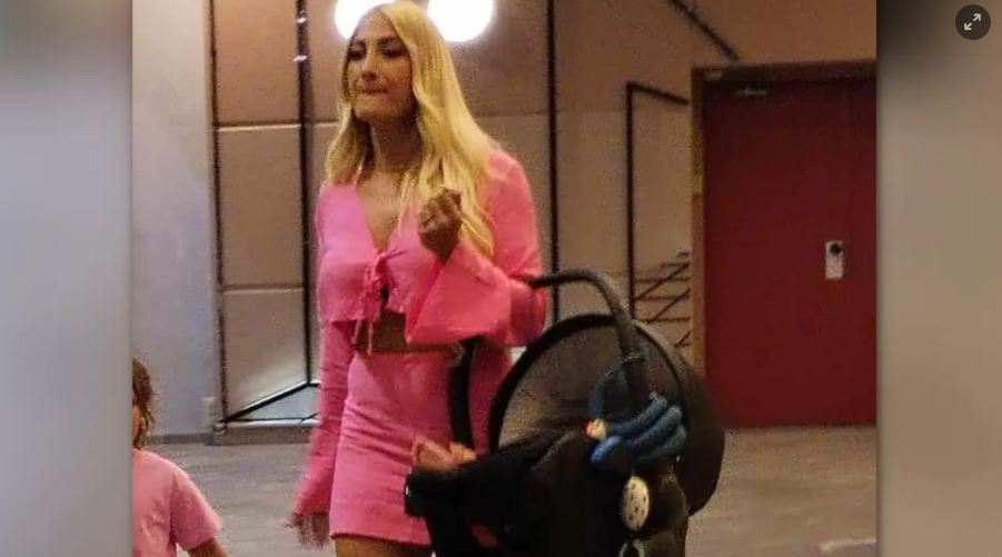 Ιωάννα Τούνη: Ντύθηκε στα ροζ και πήγε στην πρεμιέρα της «Barbie» - Δείτε φωτογραφίες