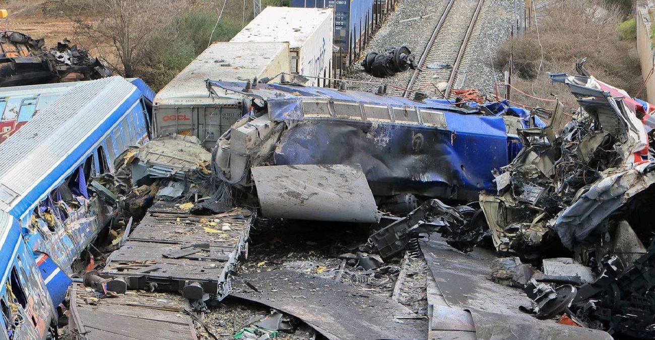 Τραγωδία στα Τέμπη: Τα επίμονα τηλέφωνα του μηχανοδηγού του επιβατικού τρένου το μοιραίο βράδυ