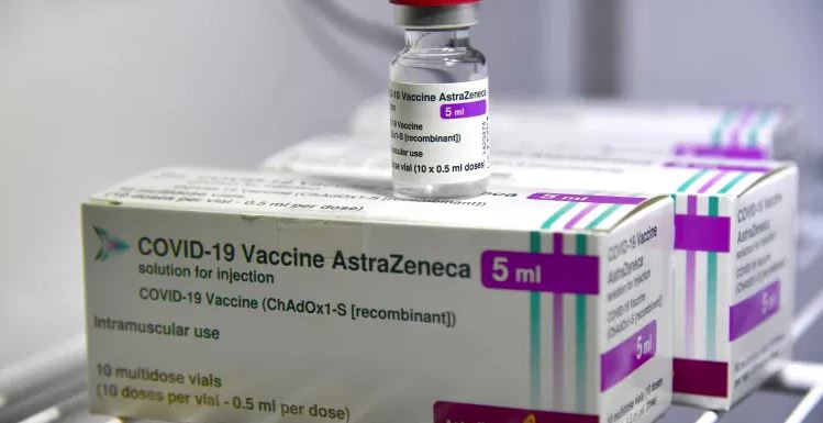Το 'ελεύθερο' για την εκ νέου χορήγηση του εμβολίου AstraZeneca θα δώσει ο ΕΜΑ, λένε τα ιταλικά ΜΜΕ