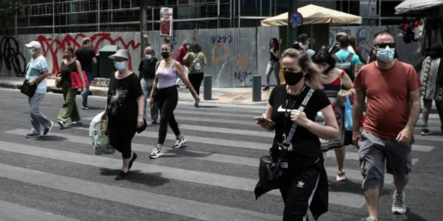 Επιστρέφει η μάσκα παντού μετά την αύξηση των κρουσμάτων στην Ελλάδα