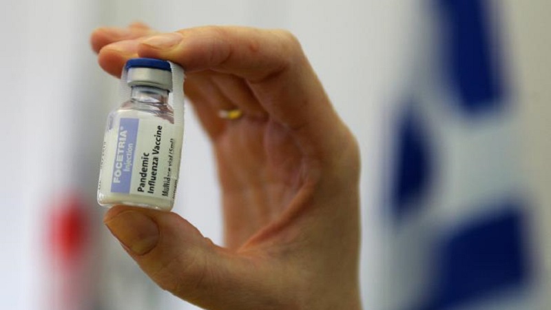 Πεδίο μάχης ο ανταγωνισμός για τα εμβόλια - Αμφισβητούν το ρωσικό εμβόλιο και κάνουν λόγο για 'Πουτινολογία'