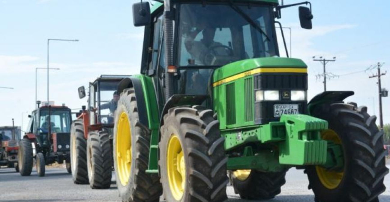 Οδηγοί προσοχή: Οι αγρότες δυτικής Λευκωσίας αποκόπτουν τον κυκλικό κόμβο Κοκκινοτριμιθιάς