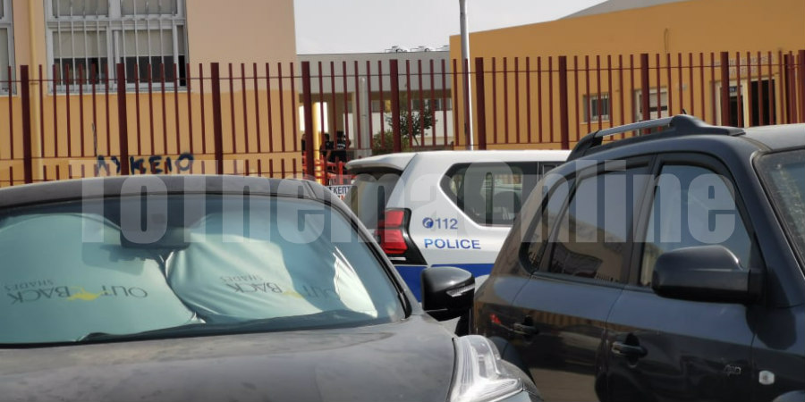 ΛΕΥΚΩΣΙΑ: Μεγάλη αναστάτωση στο Λύκειο Λατσιών στο πρώτο διάλειμμα – Αστυνομία στο σημείο – ΦΩΤΟΓΡΑΦΙΕΣ