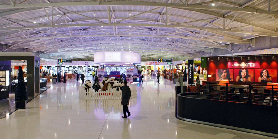 ΛΑΡΝΑΚΑ: Καζίνο εντός του αεροδρομίου – Ανοικτό όλο το 24ωρο -VIDEO