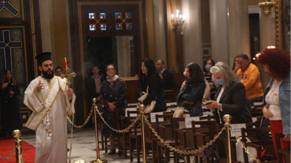 Ελλάδα - Πάσχα: Ανάσταση 21:00 με 22:00, λειτουργίες στις 18:00 τη Μεγάλη Εβδομάδα, λέει η Ιερά Σύνοδος