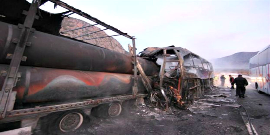ΤΟΥΡΚΙΑ: 13 νεκροί από σύγκρουση λεωφορείου με φορτηγό
