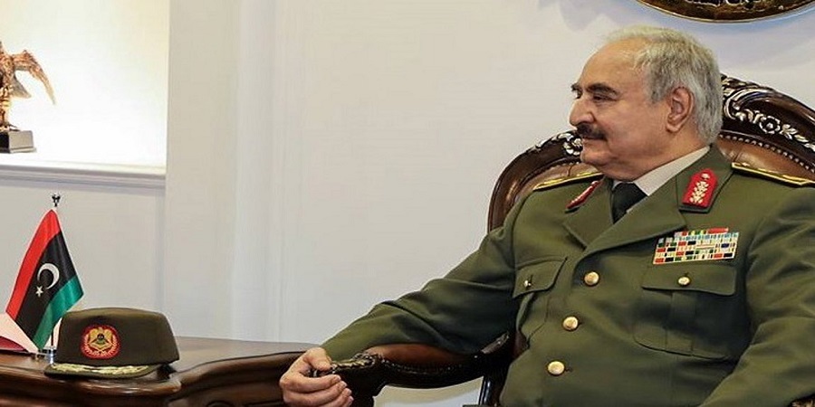 ΛΙΒΥΗ: Ο στρατάρχης Χαλίφα Χάφταρ δηλώνει ότι έλαβε την 'λαϊκή εντολή' να κυβερνήσει 