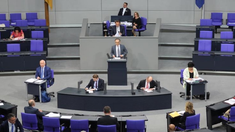 Προς απαγόρευση των Γκρίζων Λύκων προτρέπει και το Κοινοβούλιο της Γερμανίας