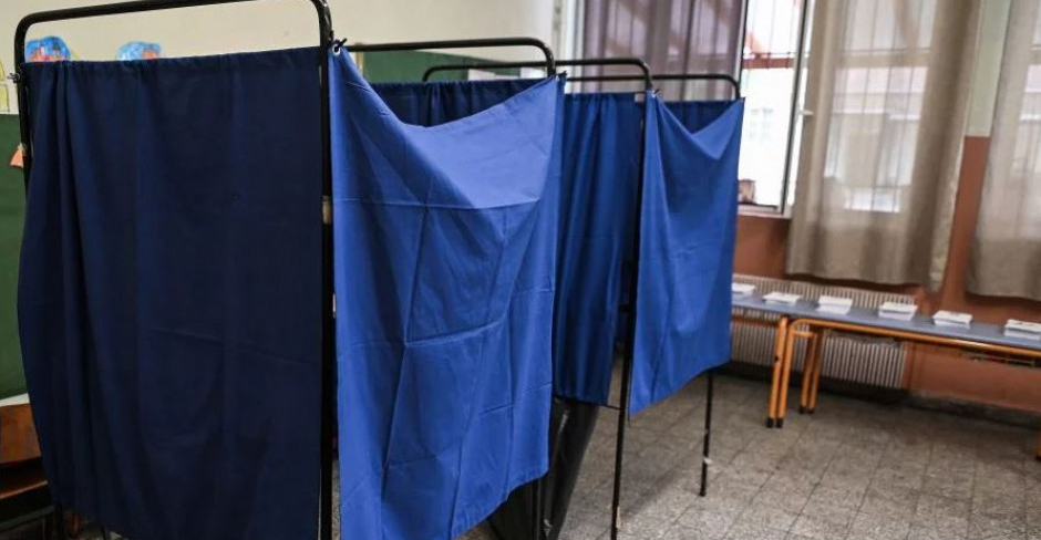 Ψάχνεις για έξτρα εισόδημα; Υπάρχουν και οι... Βουλευτικές - Ποιοι μπορούν να δουλέψουν στα εκλογικά κέντρα τον Μάιο